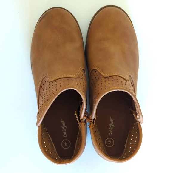 Cat & Jack Brown Fashion Booties - Picture 7 of 8